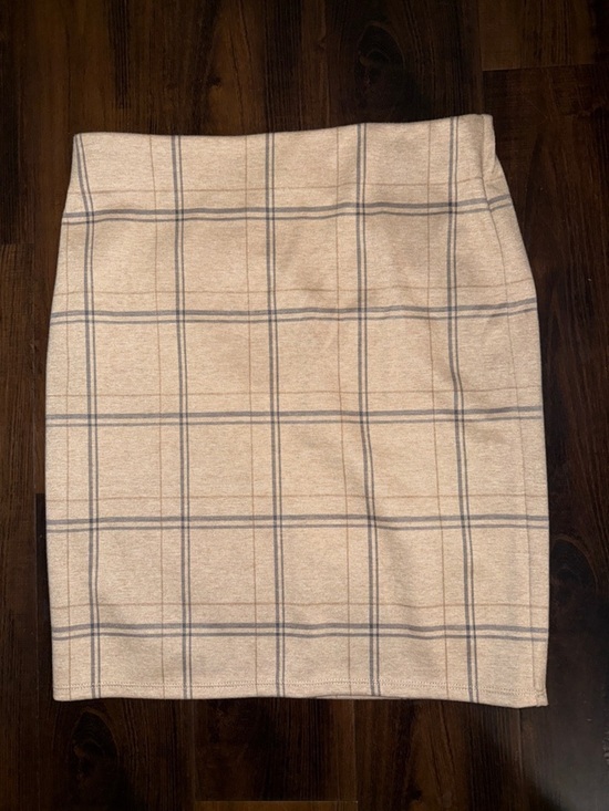 LOFT Dresses & Skirts - LOFT Cream Plaid Pencil Skirt with Gray Windowpane